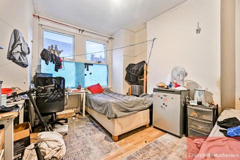 2 bedroom flat for sale, Oldfield Road, London