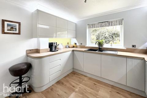 16 Gore Lane, Rayne, Braintree, CM77 6TU