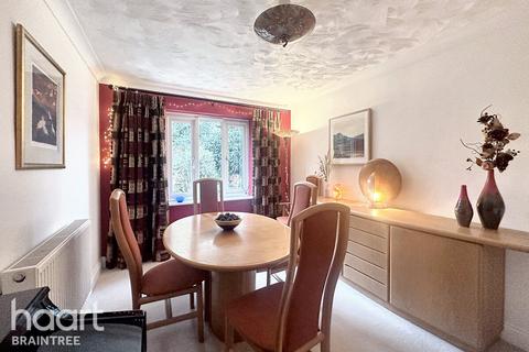 16 Gore Lane, Rayne, Braintree, CM77 6TU