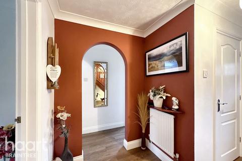 16 Gore Lane, Rayne, Braintree, CM77 6TU