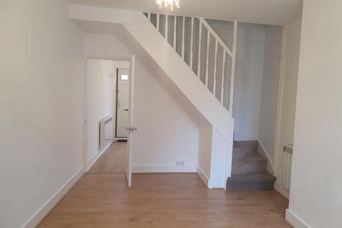 2 bedroom house to rent, Railway Road, Newbury