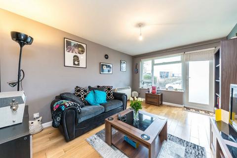 1 bedroom flat for sale, Galsworthy Road, Kingston Upon Thames KT2