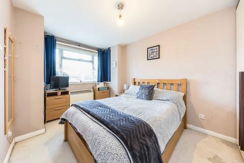 1 bedroom flat for sale, Galsworthy Road, Kingston Upon Thames KT2