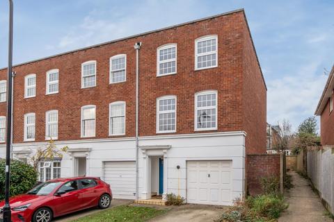 4 bedroom townhouse for sale, Regal Close, Ealing