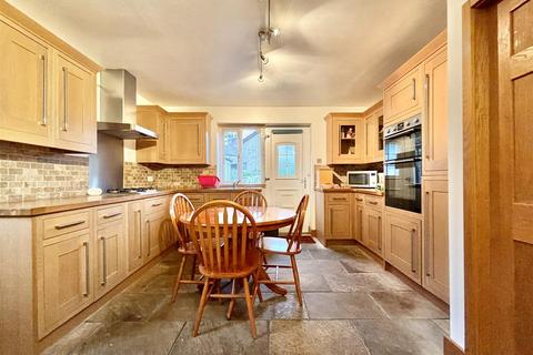 5 Bramble Close, Clayton, Bradford, BD14 6NN