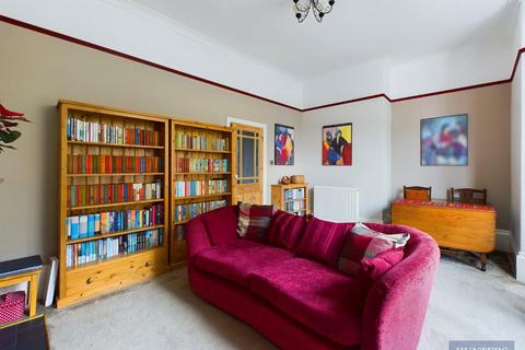 1 bedroom flat for sale, Albion Road, Scarborough