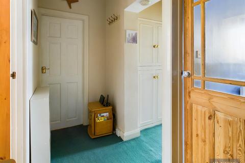 1 bedroom flat for sale, Albion Road, Scarborough