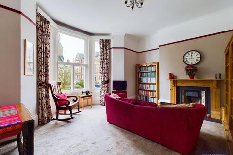 1 bedroom flat for sale, Albion Road, Scarborough