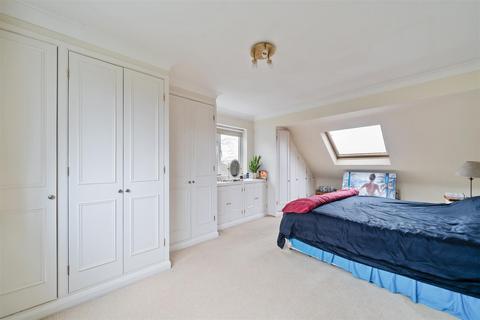 5 bedroom semi-detached house for sale, Parkway, Raynes Park SW20