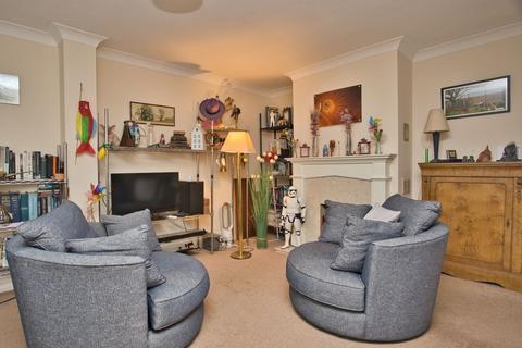 3 bedroom terraced house for sale, The Street, Newington, CT18