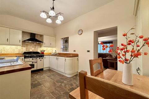 1 bedroom cottage for sale, Highgate Road, Bradford BD13