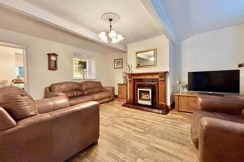 1 bedroom cottage for sale, Highgate Road, Bradford BD13