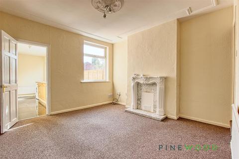 3 bedroom end of terrace house to rent, Chatsworth Street, Mansfield NG17