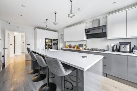 34 Heathcroft, London, W5 3EZ