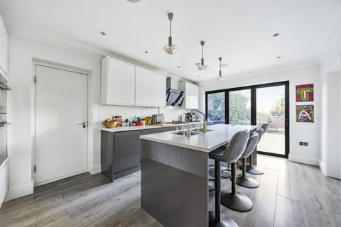 34 Heathcroft, London, W5 3EZ
