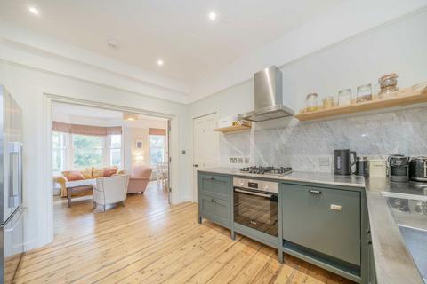 3 bedroom flat for sale, Holmewood Road, London SW2