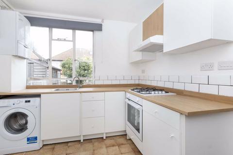 3 bedroom house to rent, Palace Road, London SW2