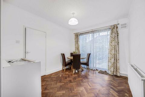 3 bedroom house to rent, Palace Road, London SW2