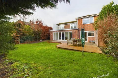 undefined, Cautley Close, Quainton