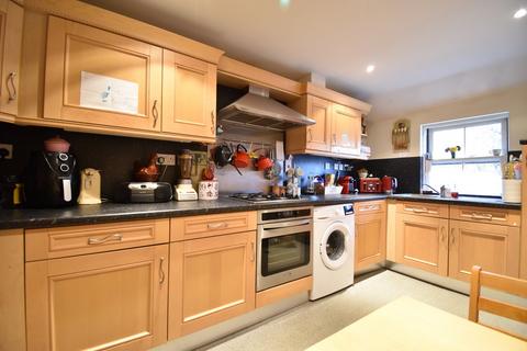 2 bedroom maisonette for sale, 32 High Street, Headcorn, TN27