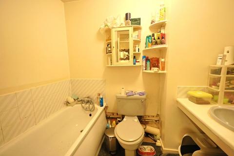 1 bedroom flat for sale, Springwood Crescent, Edgware, Greater London, HA8