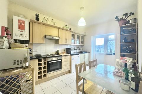 3 bedroom apartment to rent, Ouseley Road, London SW12