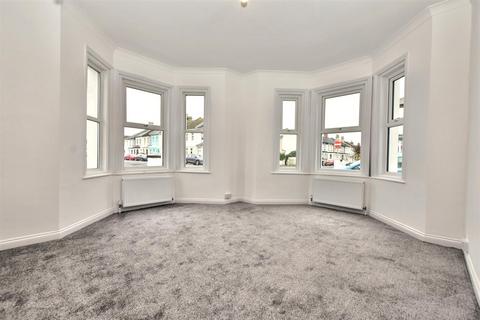 3 bedroom end of terrace house for sale, Latimer Road, Eastbourne