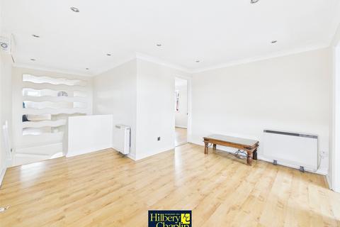 1 bedroom apartment for sale, Amersham Avenue, Langdon Hills, Basildon, Essex, SS16