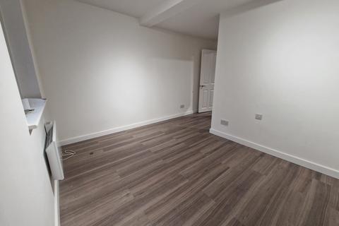 Studio to rent, Sparrows Herne, Bushey, Hertfordshire, WD23