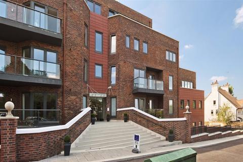 3 bedroom apartment for sale, West Heath Place, NW11