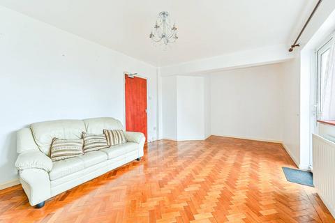 2 bedroom flat to rent, Studley Road, Stockwell, London, SW4