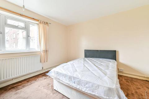 2 bedroom flat to rent, Studley Road, Stockwell, London, SW4