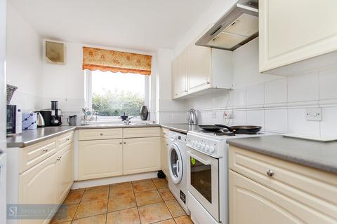 2 bedroom apartment to rent, Felixstowe Court, Galleons Lock, E16