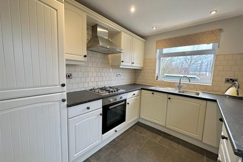 3 bedroom semi-detached house to rent, Queensway, Castle Donington DE74