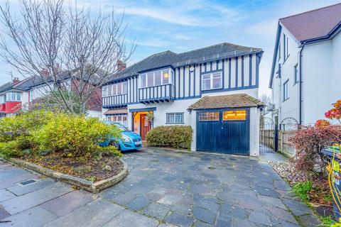 4 bedroom detached house for sale, HALL PARK AVENUE, Chalkwell