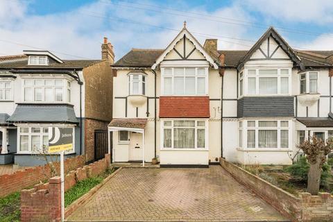 3 bedroom flat for sale, Kilmartin Avenue, London SW16