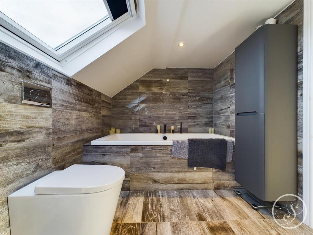 Ensuite bathroom