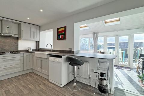 8 Fairlynch Close, Braunton, EX33 1JB
