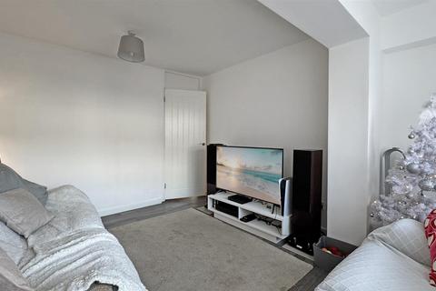 8 Fairlynch Close, Braunton, EX33 1JB