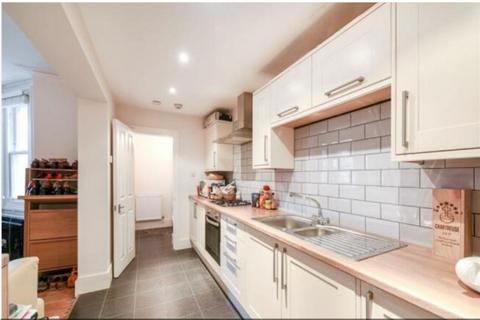 2 bedroom flat to rent, Thorney Hedge Road, London, W4