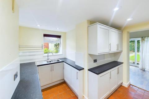 3 bedroom house to rent, Oak Drive, Oswestry, Shropshire