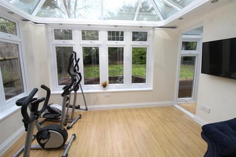 19 Anthorne Close, Potters Bar, EN6 1RW