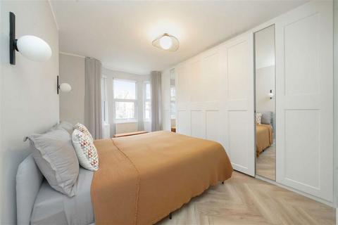 2 bedroom flat for sale, Chichele Road, London NW2