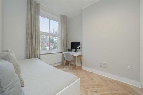 2 bedroom flat for sale, Chichele Road, London NW2