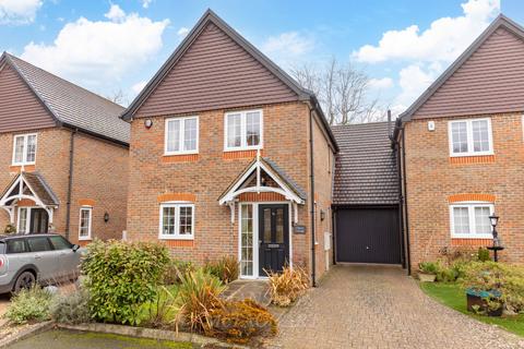 3 bedroom detached house for sale, Glebelands, Crawley RH10