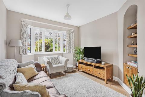 3 bedroom end of terrace house for sale, Village Way, Ashford TW15