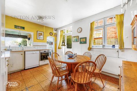 4 bedroom house for sale, Kent Avenue, Ealing, W13