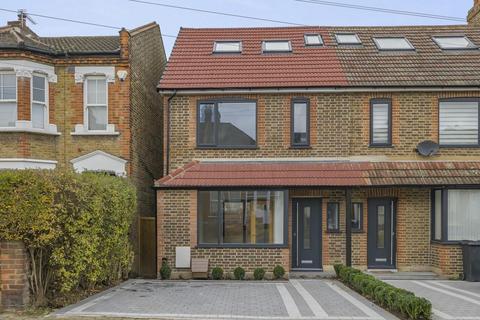Birkbeck Road, Beckenham, Kent, BR3
