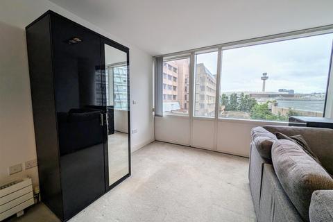 Studio to rent, One Park West, Strand Street