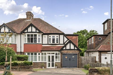 19 Braeside, Beckenham, BR3 1ST
